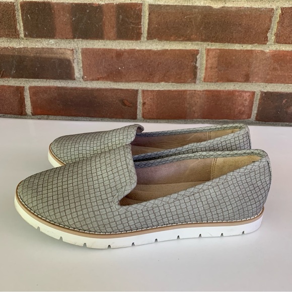 WHITE MOUNTAIN Women's Denny Grey Slip On Loafers Flats Size US 6 M - Picture 4 of 9